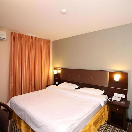1 City Hotel Kota Kinabalu Exterior photo