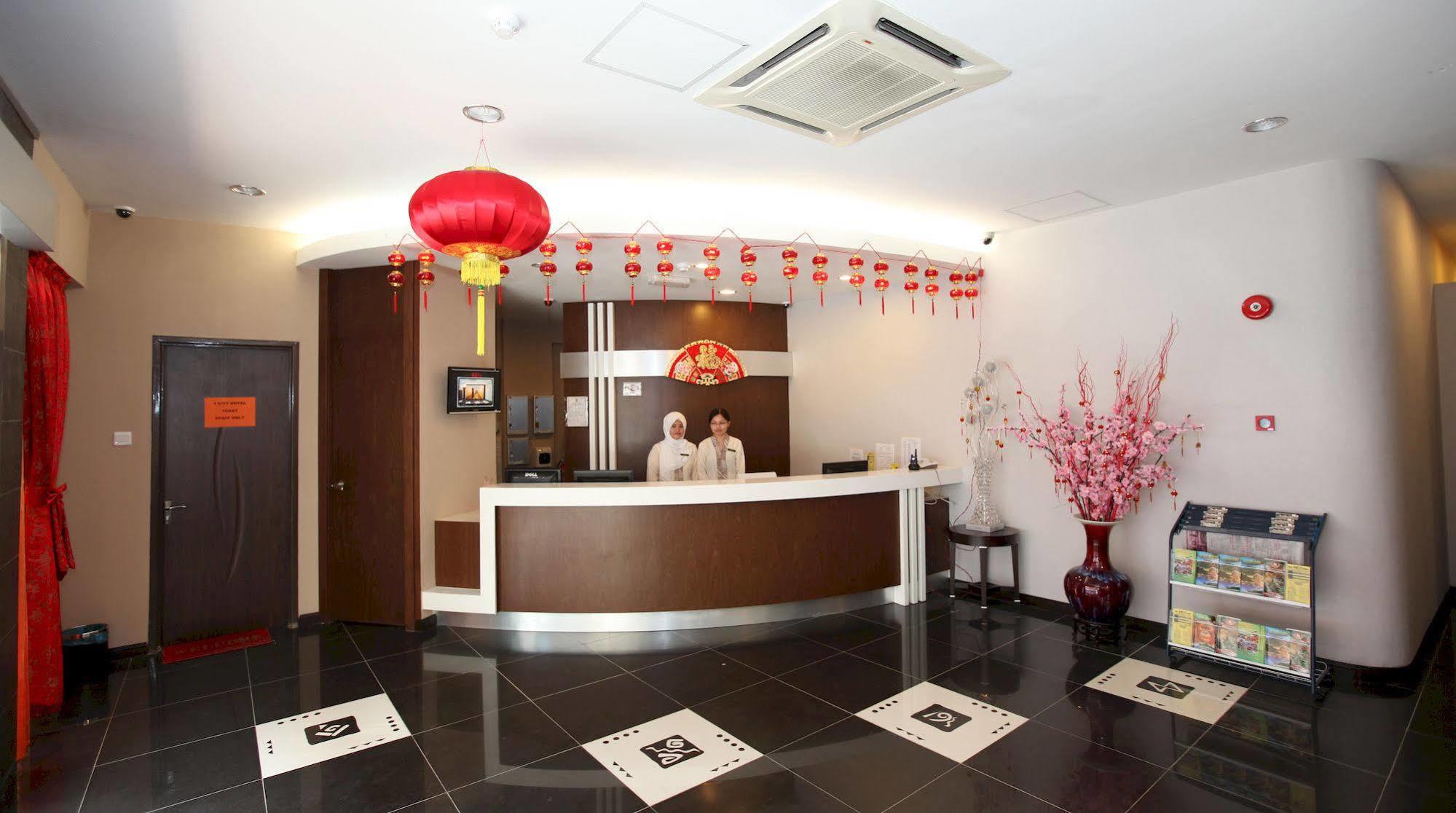 1 City Hotel Kota Kinabalu Exterior photo